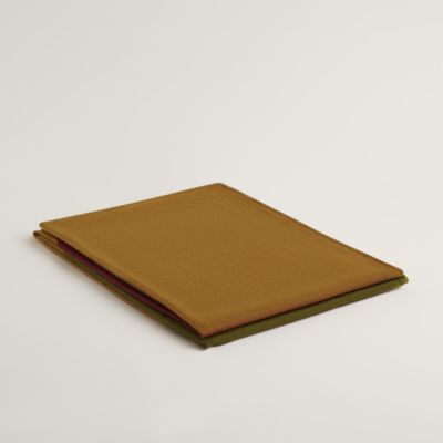 Home textiles: blankets, pillows and cashmere | Hermès USA